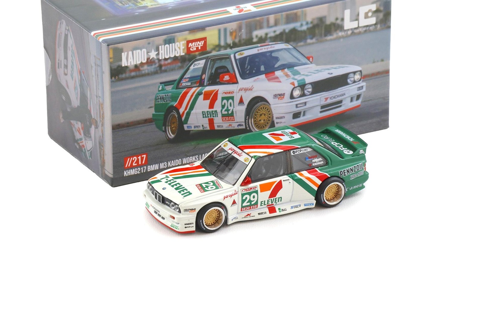 1:64 TrueScale Miniatures TSM Mini GT Kaido House BMW M3 E30