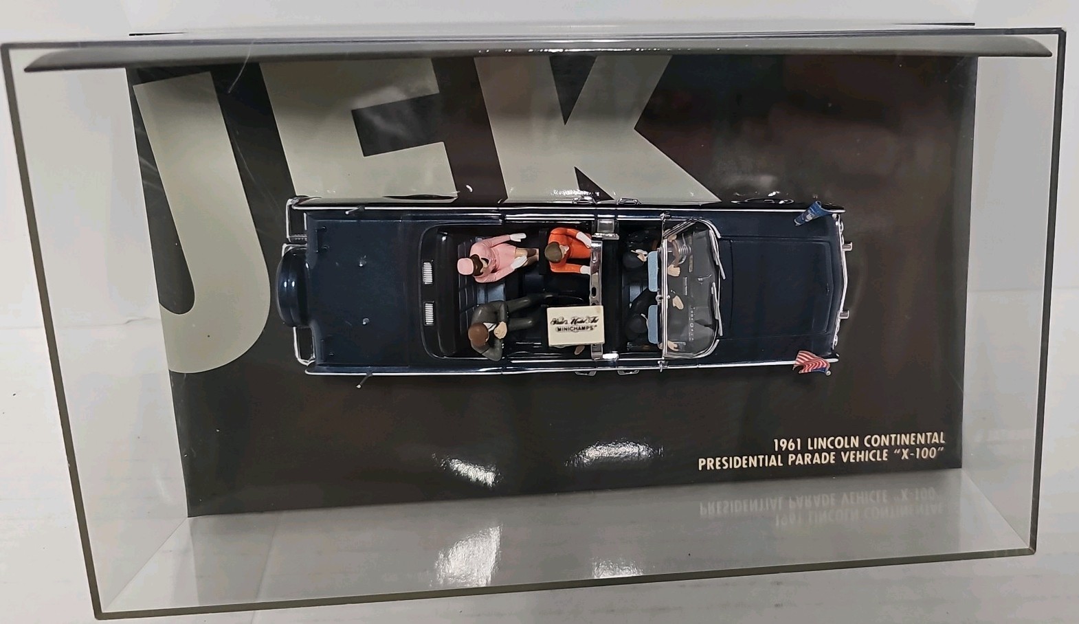 The Kennedy Car 1961 Lincoln Continental Presidential X-100 Minichamps 1/43 Case