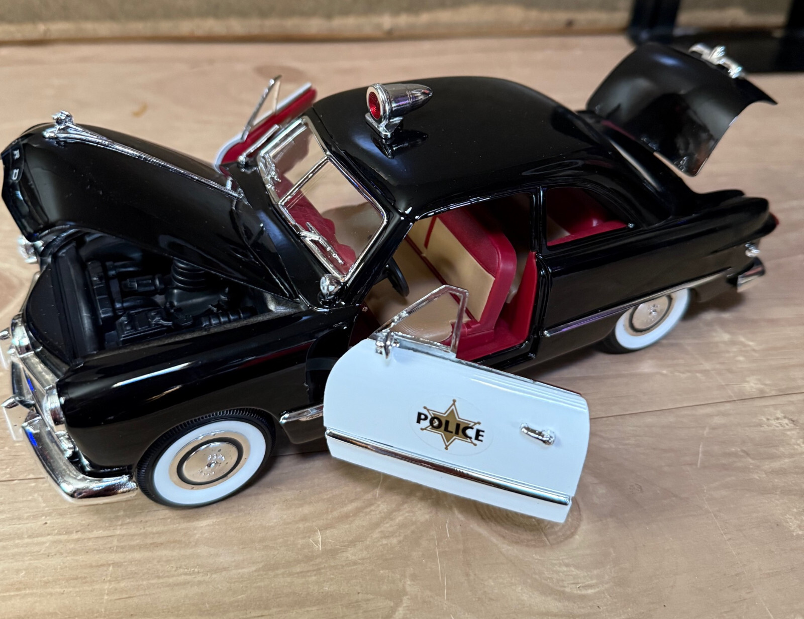 Mira Golden Line 1949 Ford Police 1/18