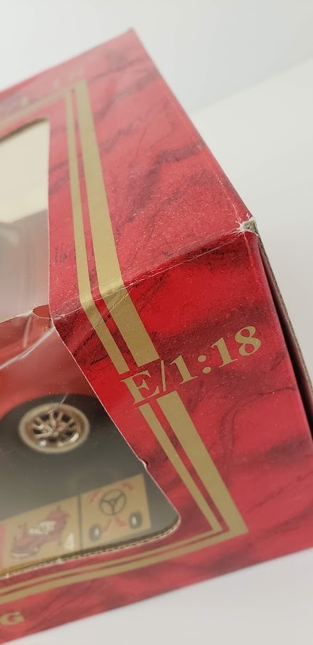 MIRA Golden Line 1:18 Die Cast 1964 ½ Ford Mustang Red Coupe White Convertible 2