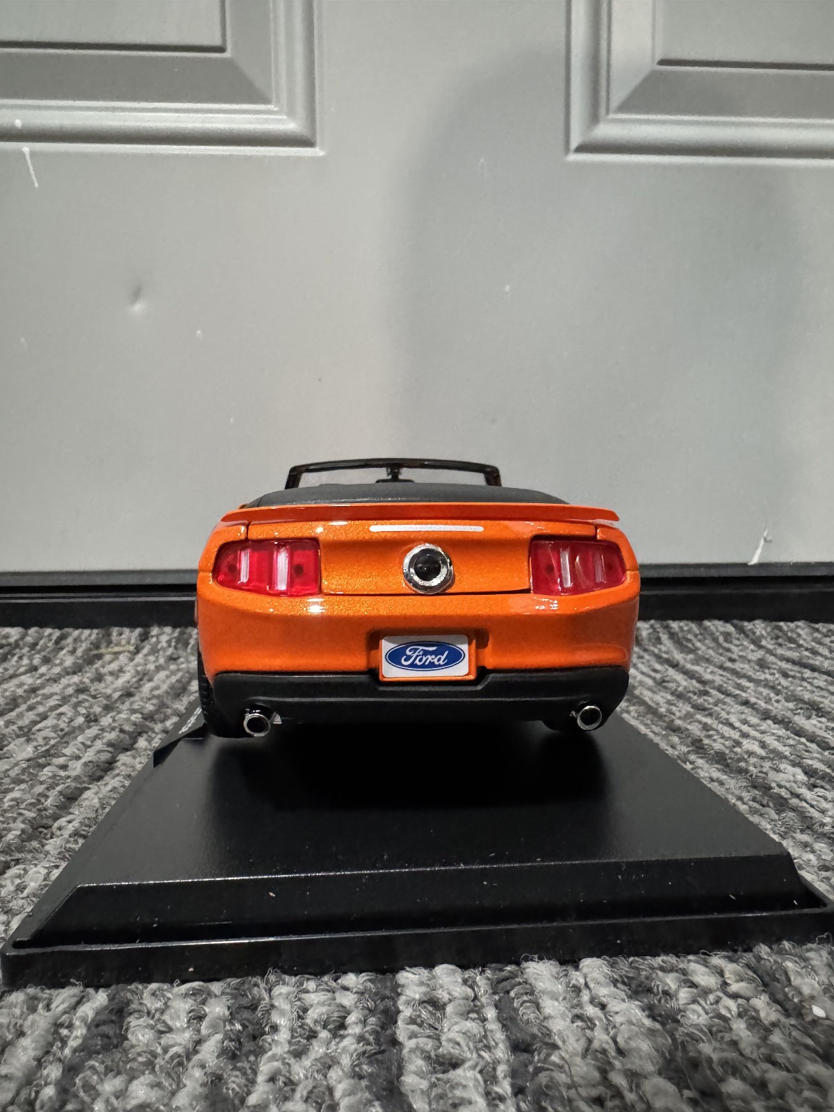Maisto 1:18 Diecast Special Edition 2010 Ford Mustang GT Convertible Orange NEW
