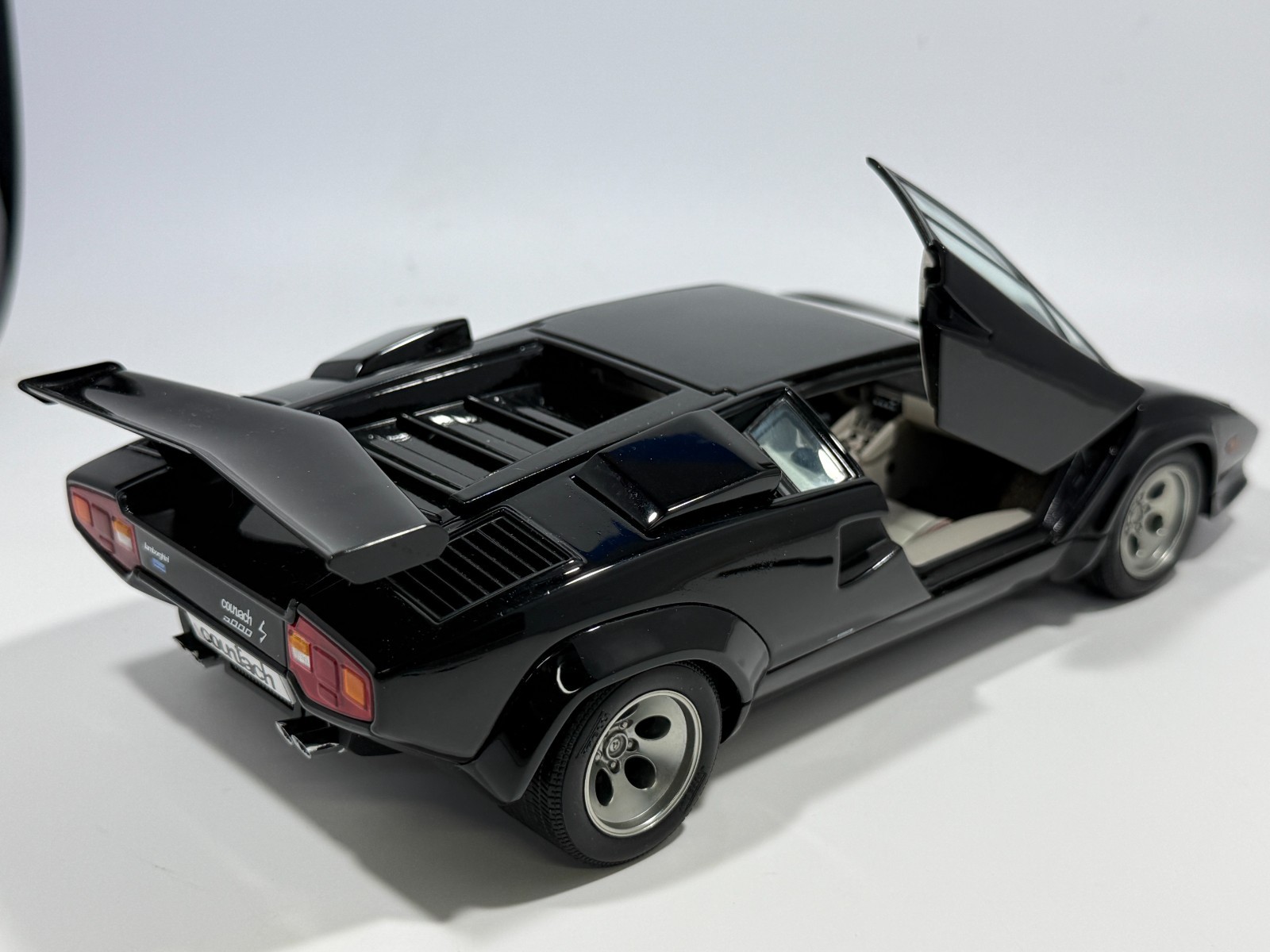 1/18 AUTOart Lamborghini Countach 5000S 74533 Rare! MINOR ISSUES READ US Seller