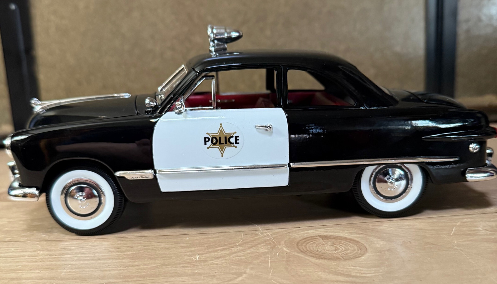 Mira Golden Line 1949 Ford Police 1/18