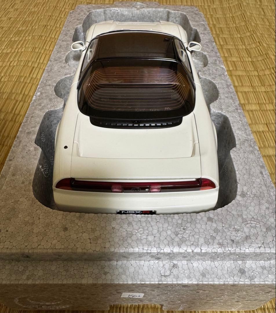 AUTOart 1/18 Honda NSX R NA1 Diecast Model Adult Collectible