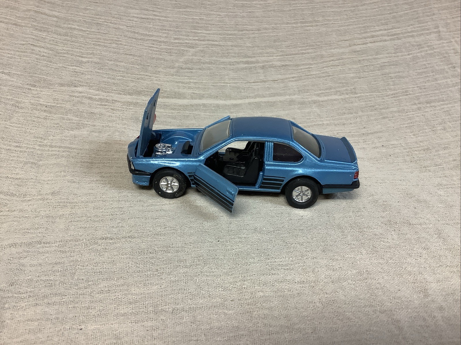 Vintage 1/41 Scale BMW 635 CSi E24 Diecast CarSunnyside Toys SS-907