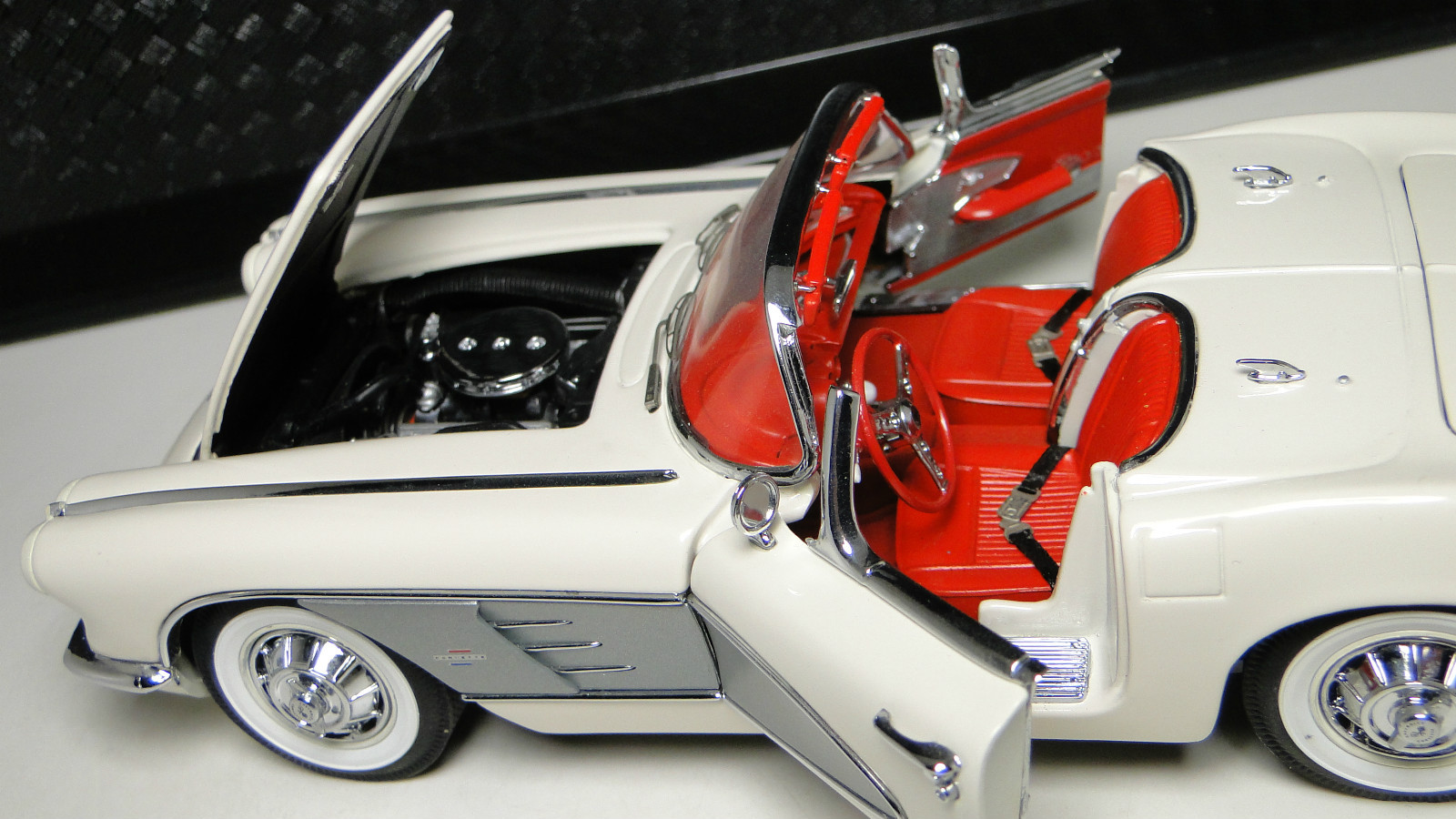 Corvette Chevrolet StingRay55Chevy57Race Car1:24Classic18Hot Rod1972Metal Model