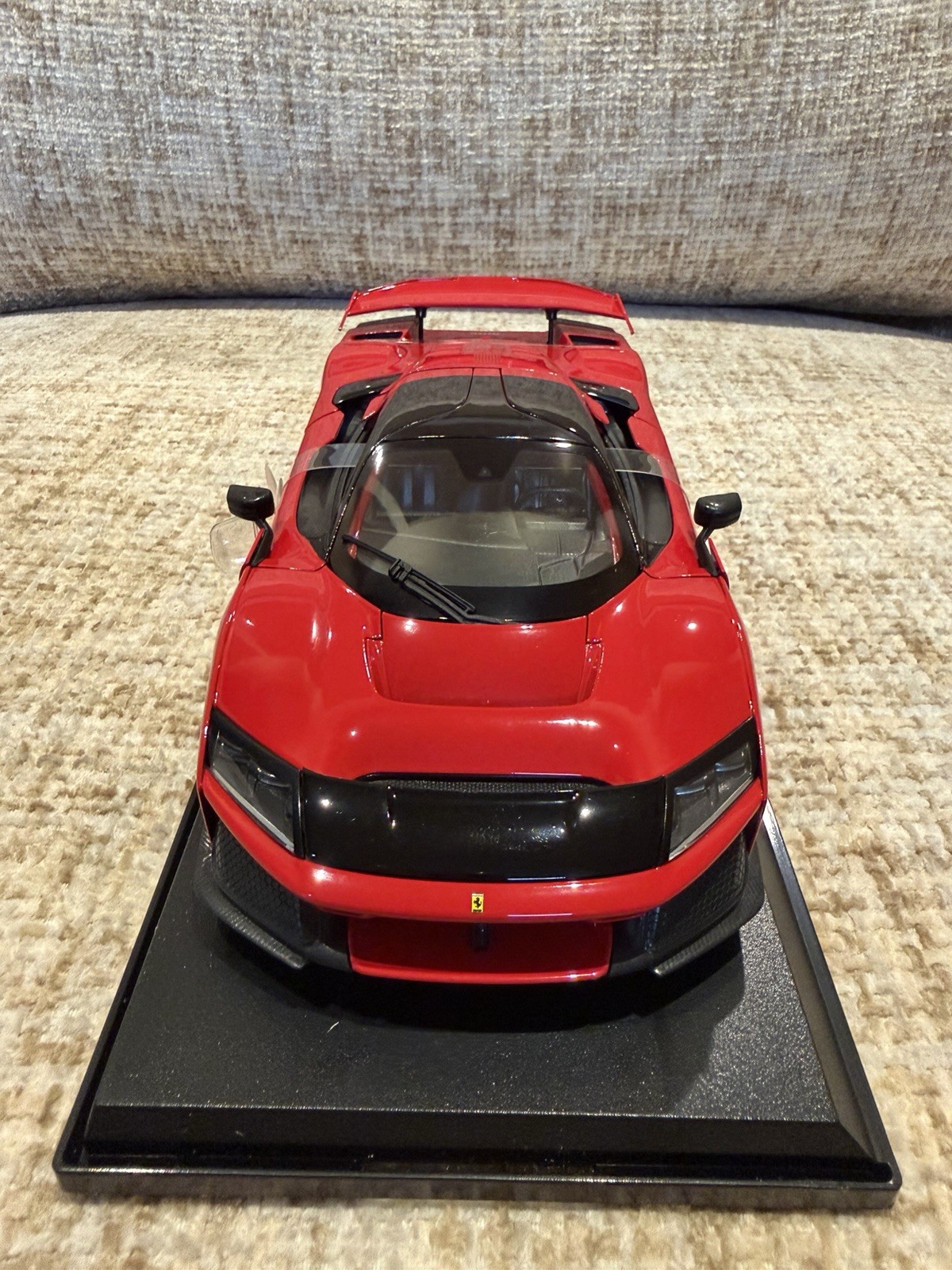 1/18 Maisto Ferrari F80 Rosso Corsa Red Diecast Special Edition