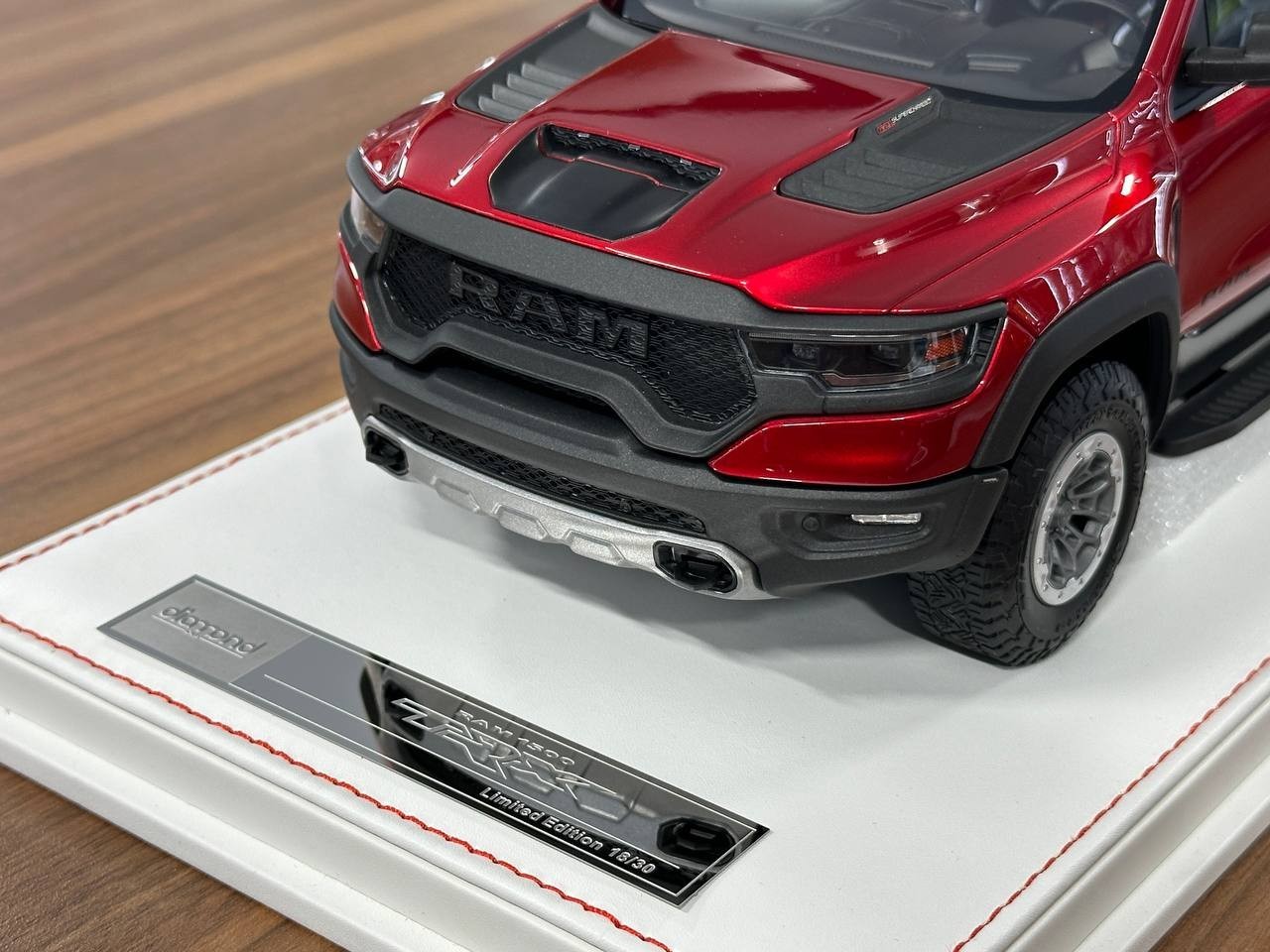 Dodge Ram TRX 1500 by Diamand Cherry Red – Ltd. Collector Car[1:18 Resin 70 pcs]