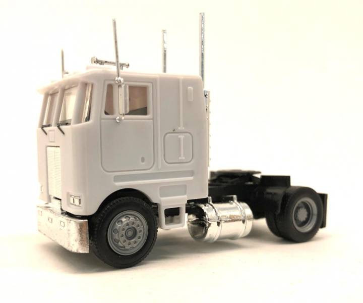 Wht Cabover Tractor Truck Plastic Promotex 1/87 HO Scale 15245 Assembly Required