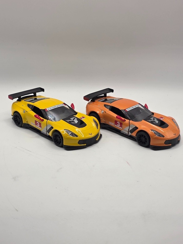 (LOT OF 2) KINTOY Pull Back Die-Cast Metal – 2016 CORVETTE C7R YELLOW & ORANGE