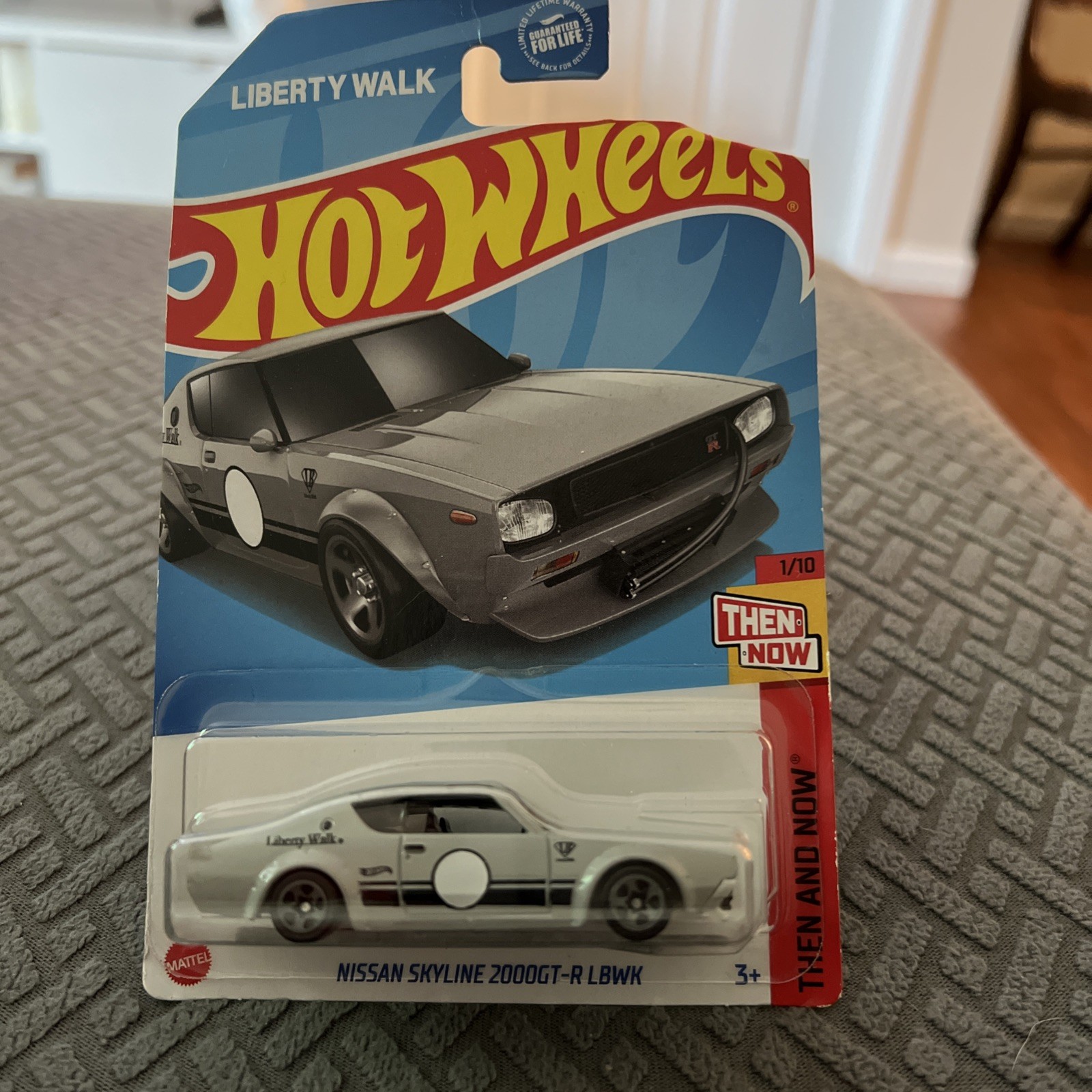 Hot Wheels 2021 Then And Now Nissan Skyline 2000GT-R LBWK 1:64 Die-Cast Car