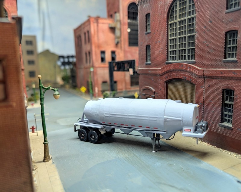 1/87 HO Scale Custom Built 1970s Pneumatic Dry Bulk Trailer. 3D Printed Model