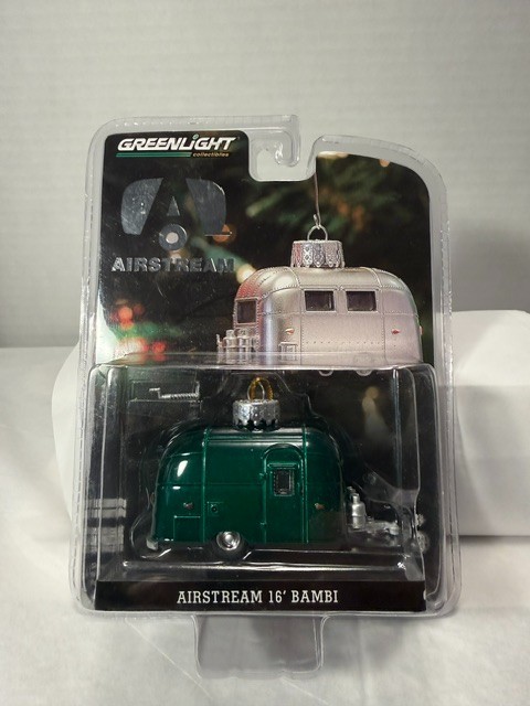 GREENLIGHT – GREEN MACHINE – AIRSTREAM 16′ BAMBI – CHRISTMAS ORNAMENT