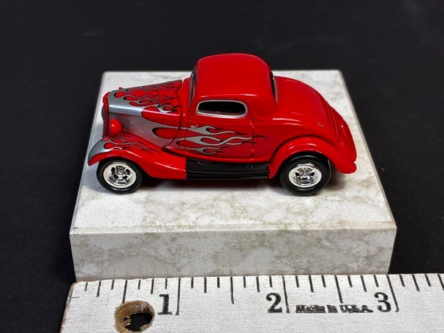 Johnny Lightning ’34 Ford Custom Coupe. 1:64 DIECAST. 2000. Red w/ Silver Flames