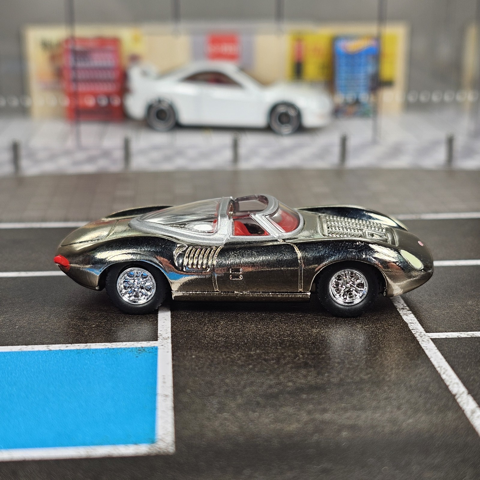 1:64 Hot Wheels Limited Edition 1966 Jaguar XJ13 Real Riders Chrome 66 XJ-13 Raw