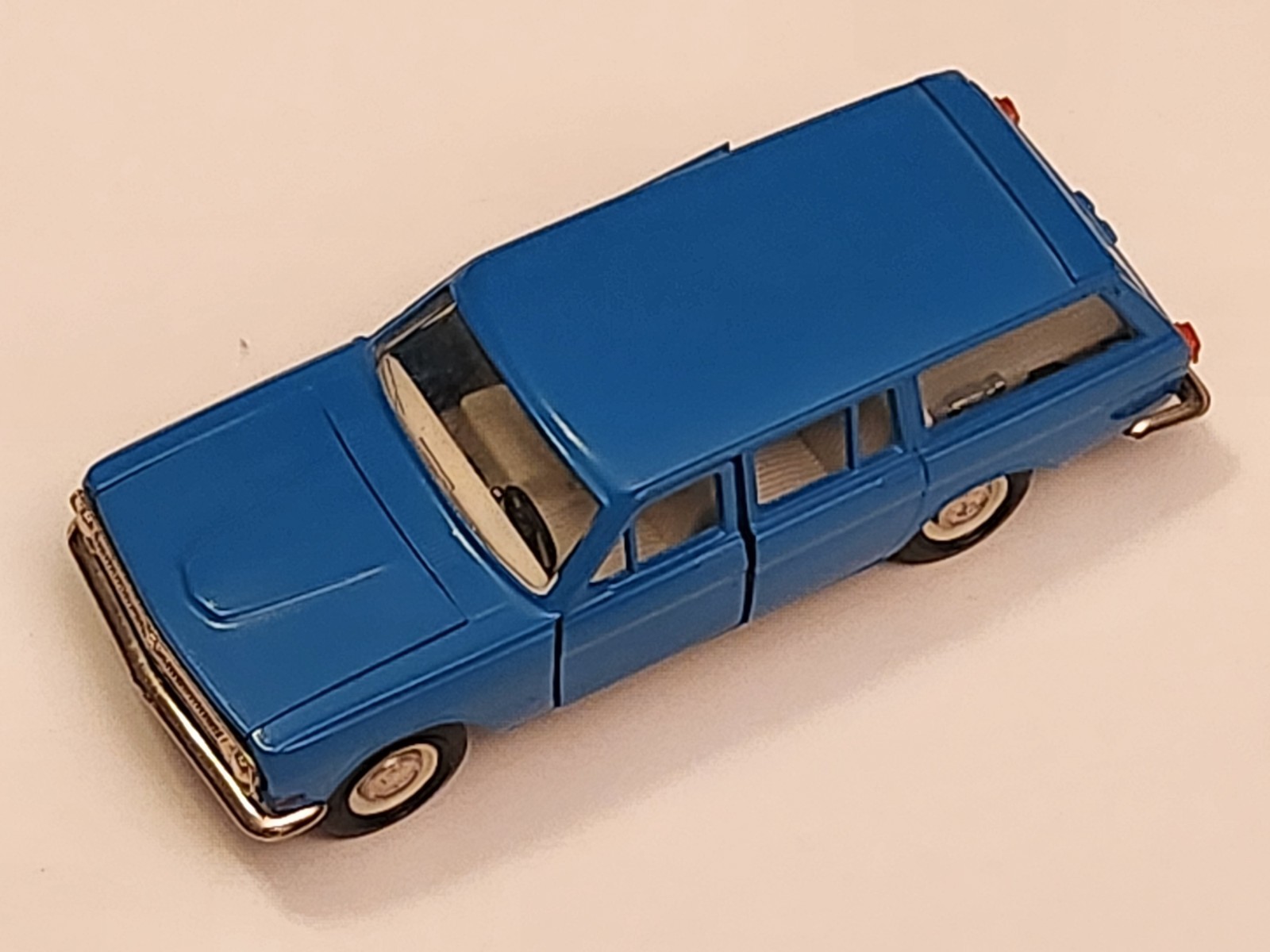 Volga-Gaz 24-02 Station Wagon. LOOSE, no box. Near Mint Condition. 1/43