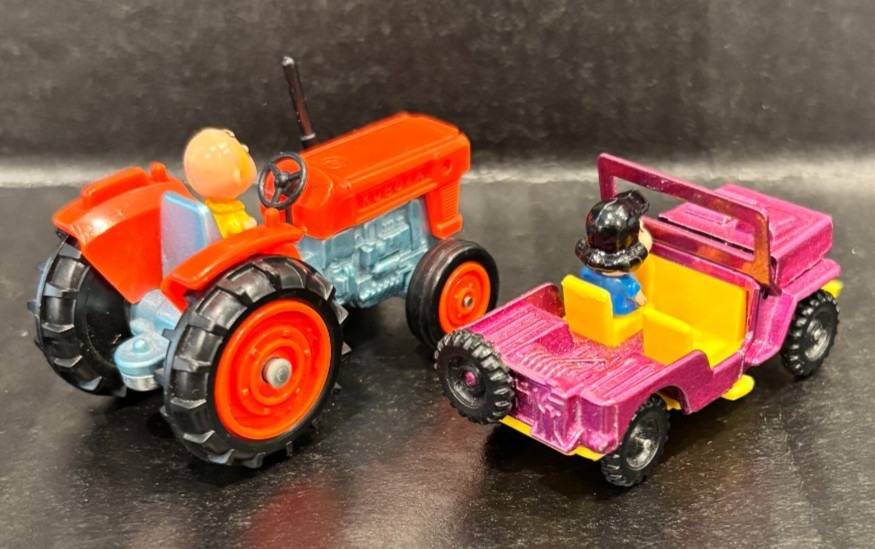 2 Aviva Diecast, 1 CHARLIE BROWN TRACTOR / 1 LUCY JEEP (Peanuts Gang)
