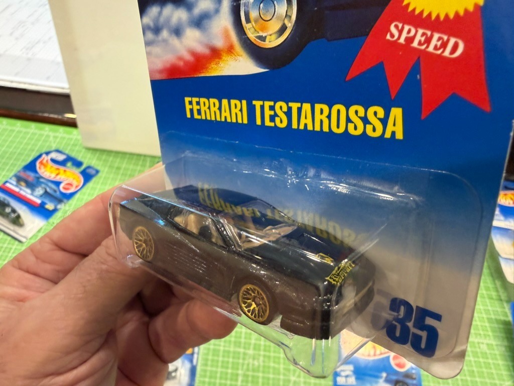 Hot Wheels Ferrari Testarossa Black/Tan 1997 #35 Gold Mesh Wheels 1991 – NOS