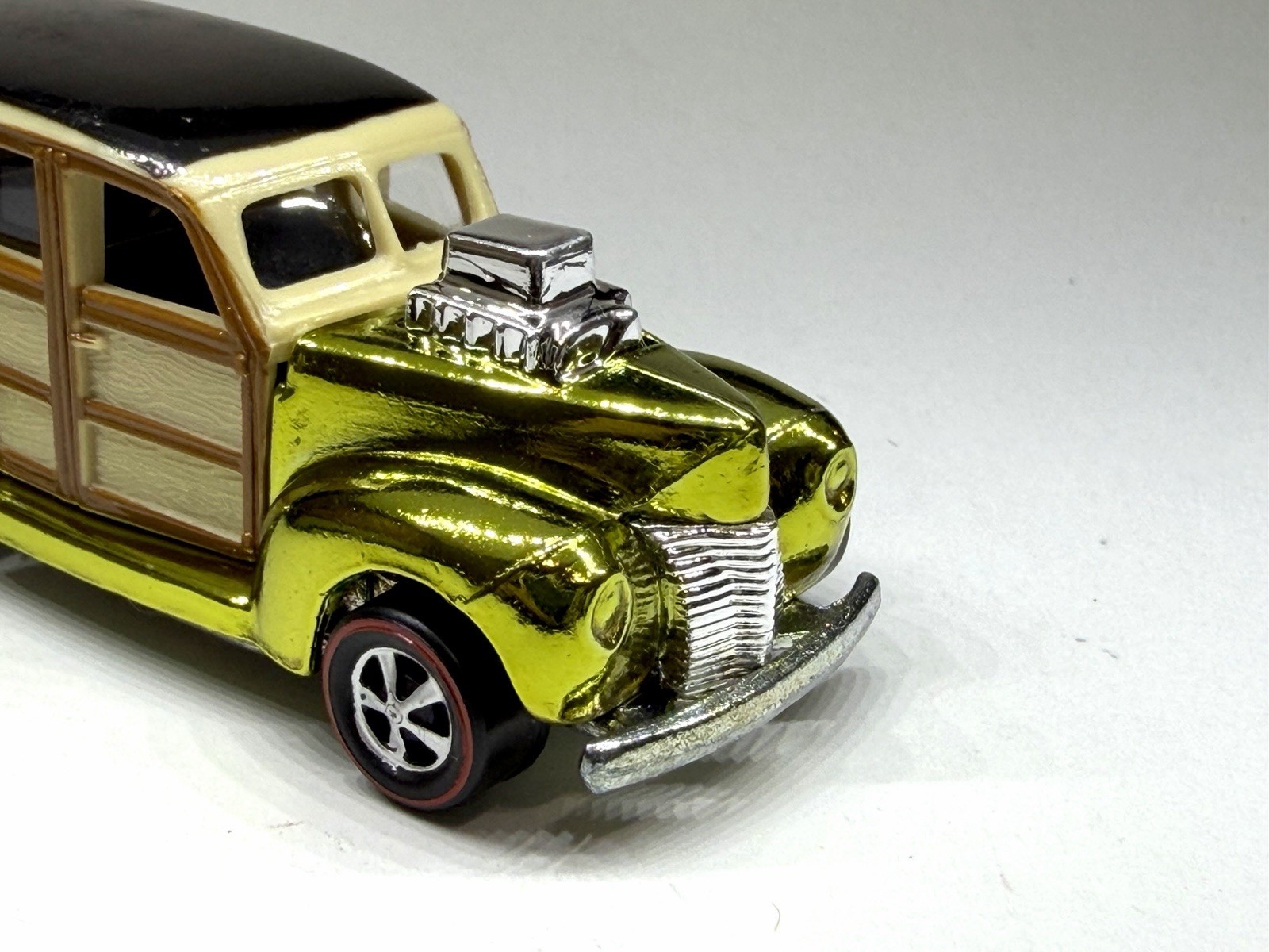 🔥 Hot Wheels CUSTOM MADE Spectraflame 1940’s Ford WOODY Diecast Car 1:64