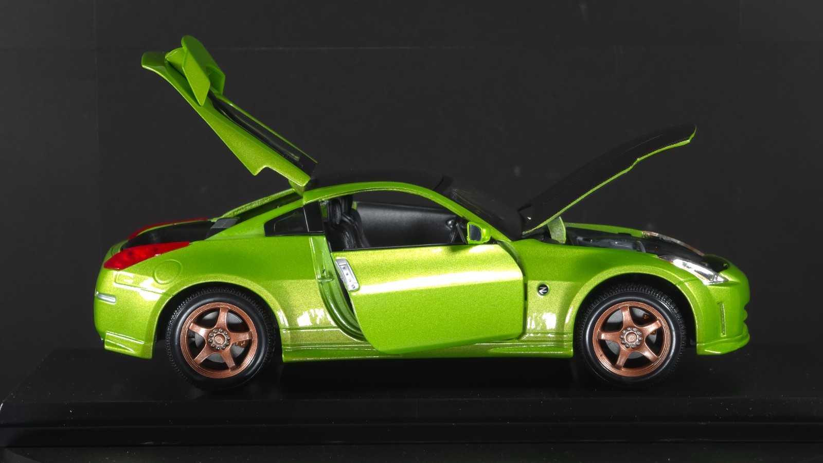 Nissan 350Z Nismo Custom 1:18 Maisto Exclusive Style Special Edition Green