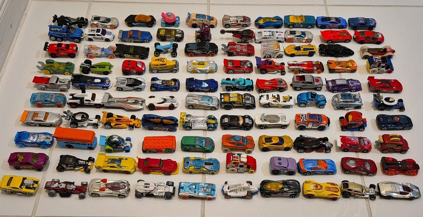Lot of 100 Fantasy Hot Wheels Cars: Loose, Variety of Years #1
