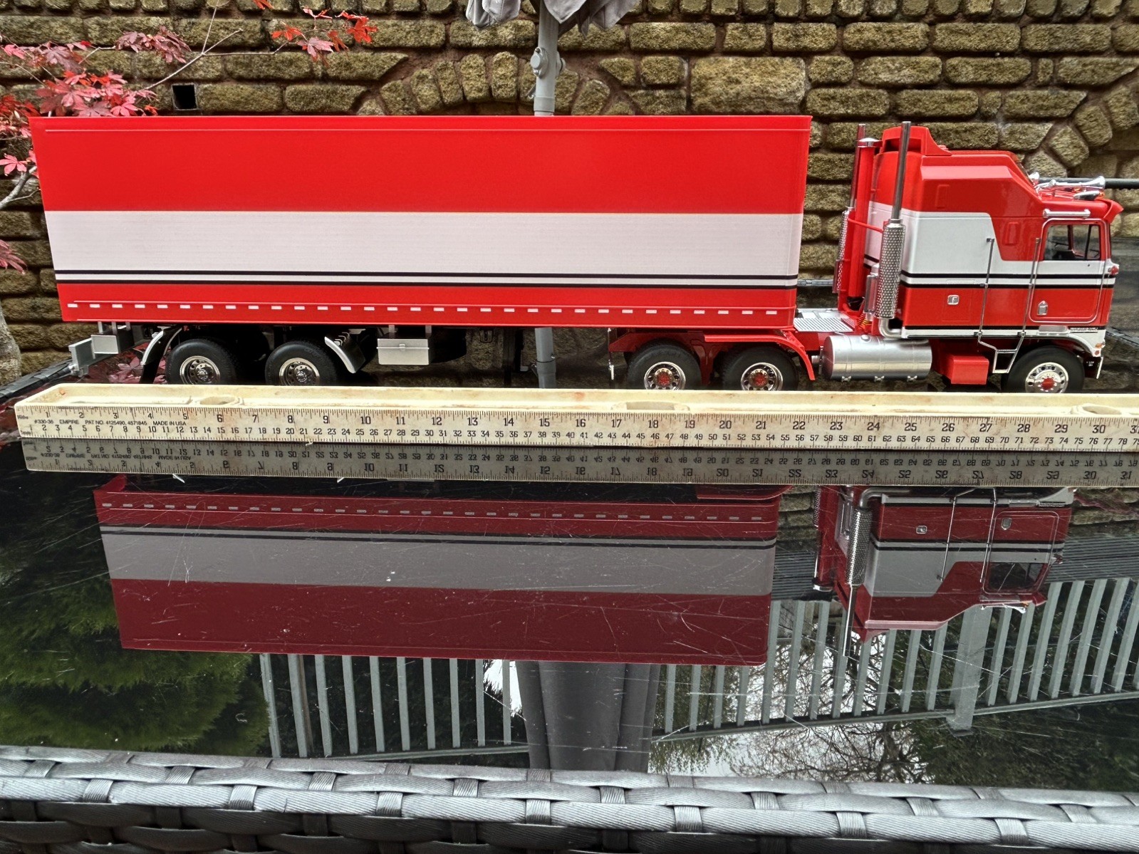 Road Kings 1/18 Scale Kenworth Truck & trailer , Bj and the bear colour scheme