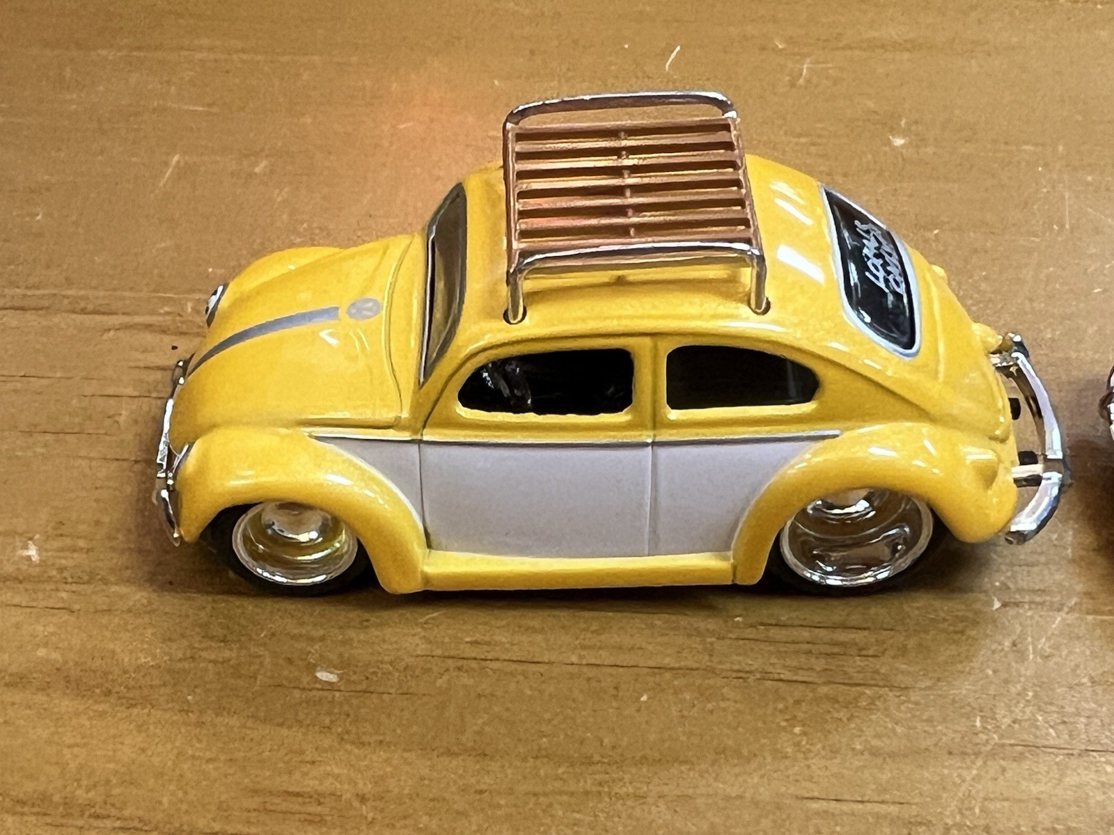 Jada 1:43 Scale? Diecast VW Beetle Cars a Blue and a Yellow 3″