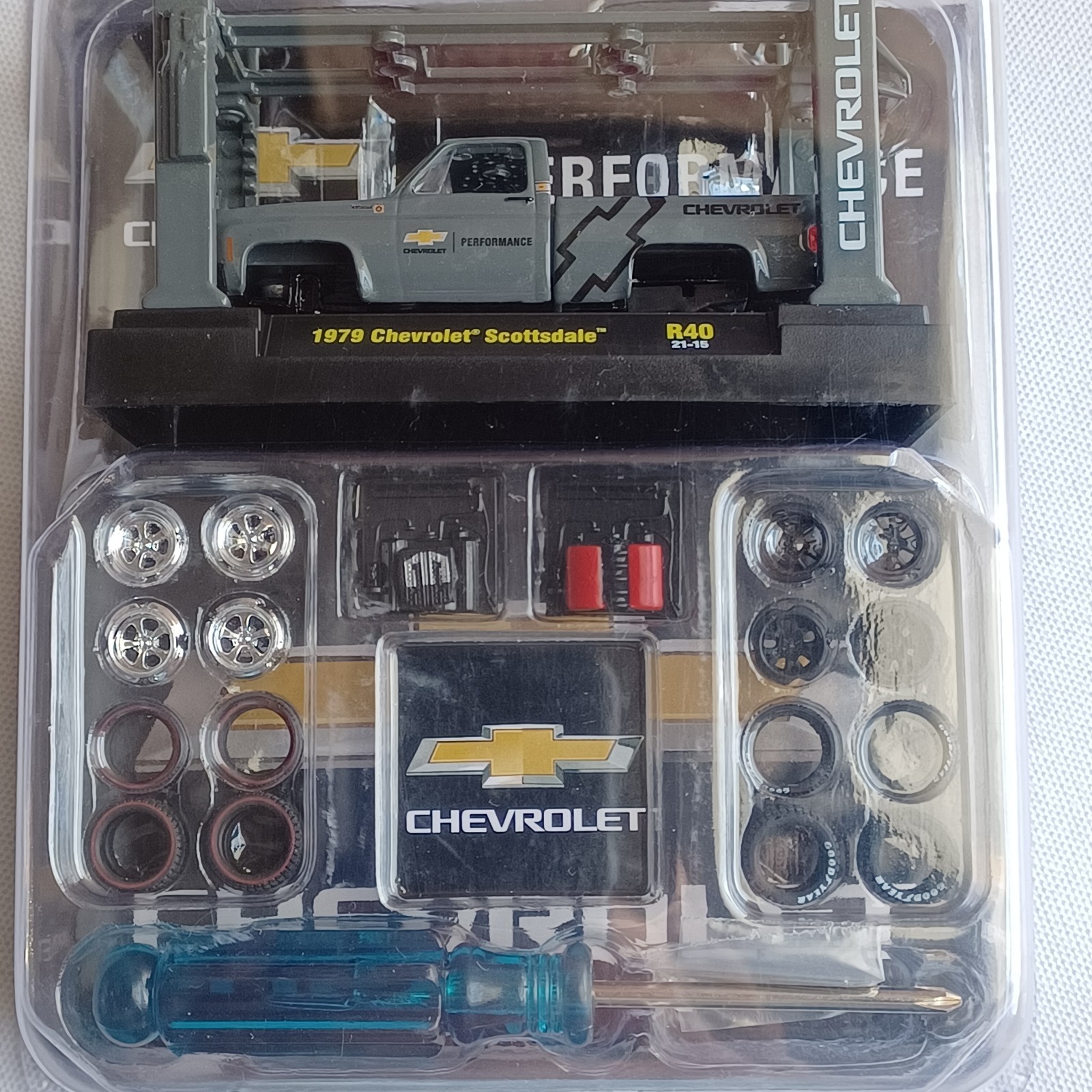 2021 M2 MACHINES *1979 CHEVROLET SCOTTSDALE* *MODEL KIT R40* *VERY RARE* SEALED