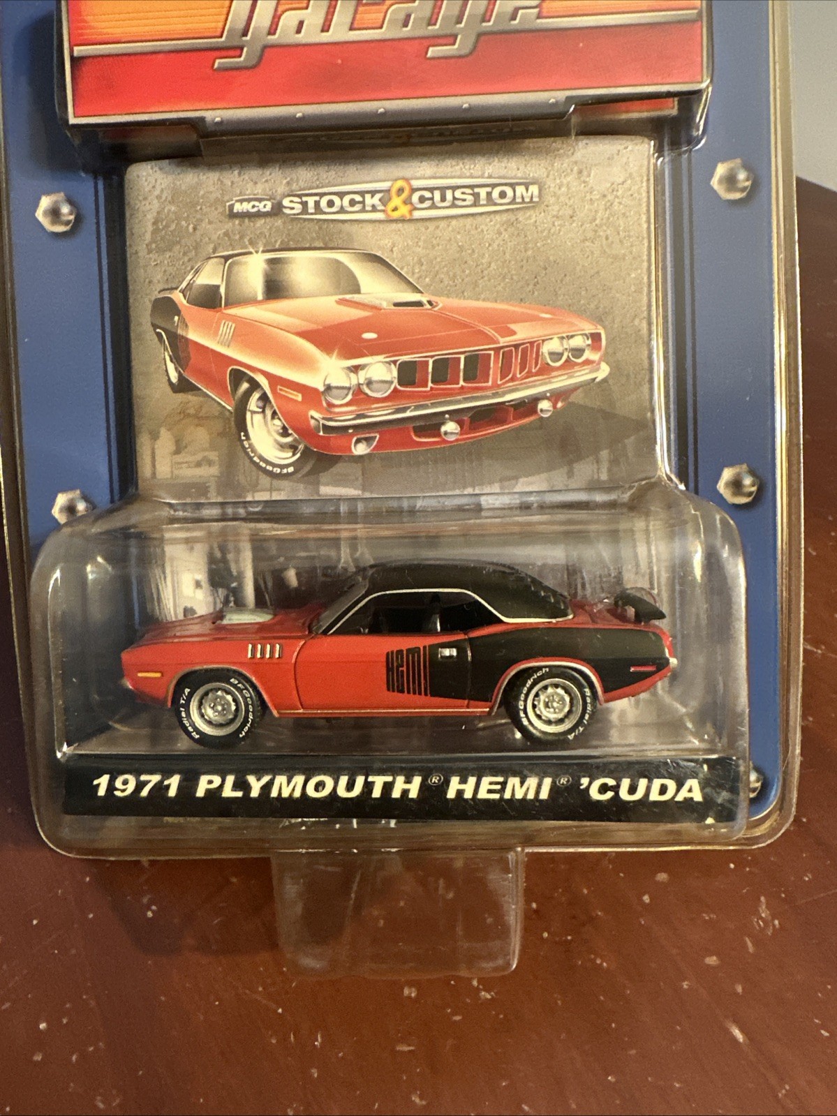 2007 Greenlight 1971 Plymouth Hemi Cuda In Red Package Shows Signs Of Age ￼
