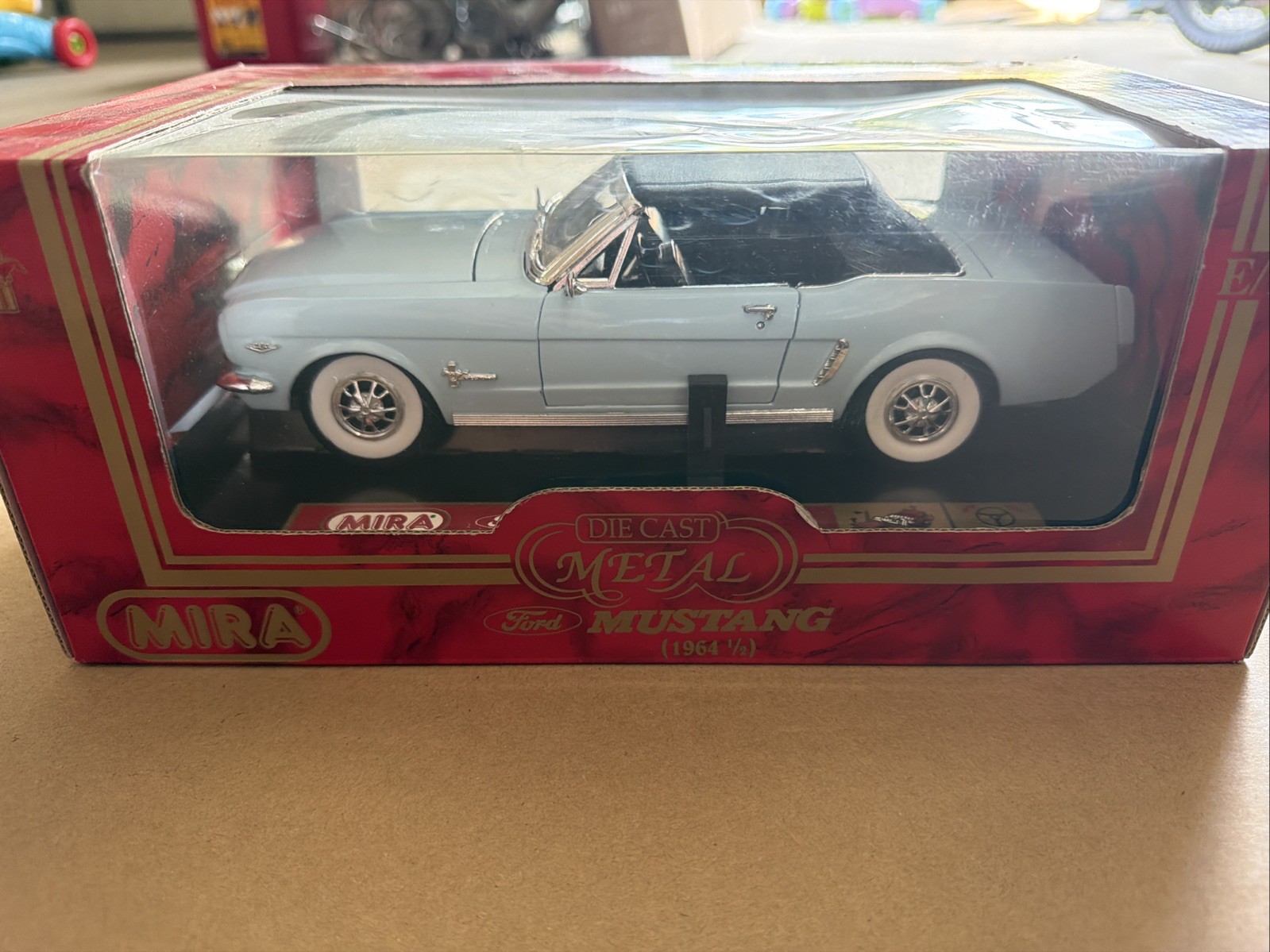 Mira Golden Line 1964 1/2 Ford Mustang Convertible Die Cast Metal 1:18