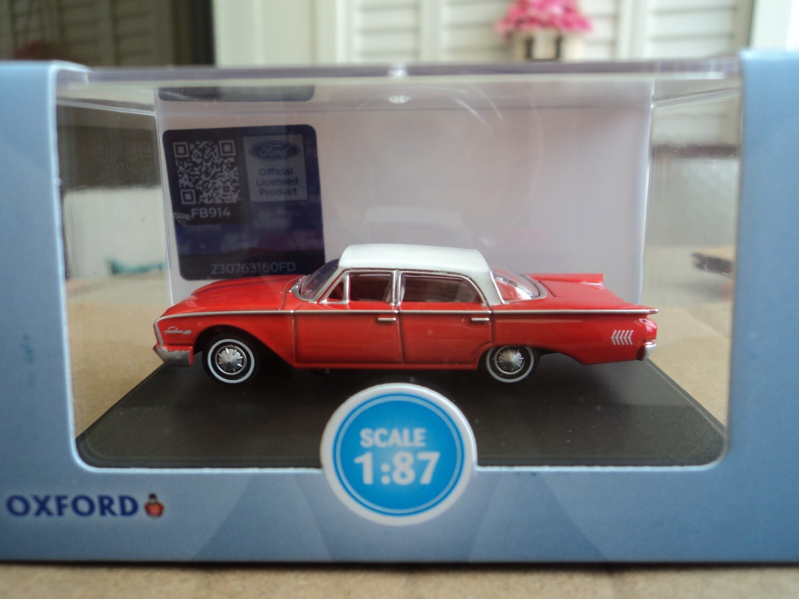 Oxford 1960 FORD Fairlane Sedan 500 Town Red 1/87 HO diecast