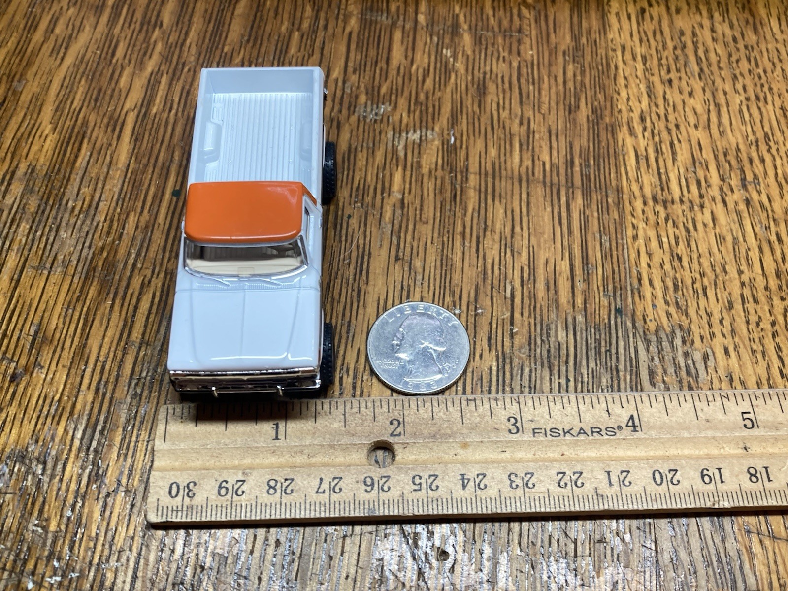 1977 Ford F-150 Ranger Explorer Lifted 4×4 Truck 1/64 Diecast Custom Greenlight