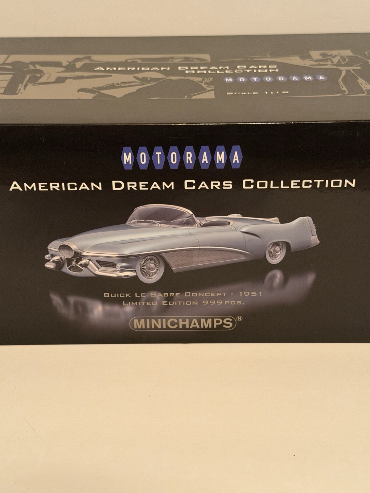 1/18 1951 Buick Le Sabre Concept Car 213 / 999 pcs. Minichamps New