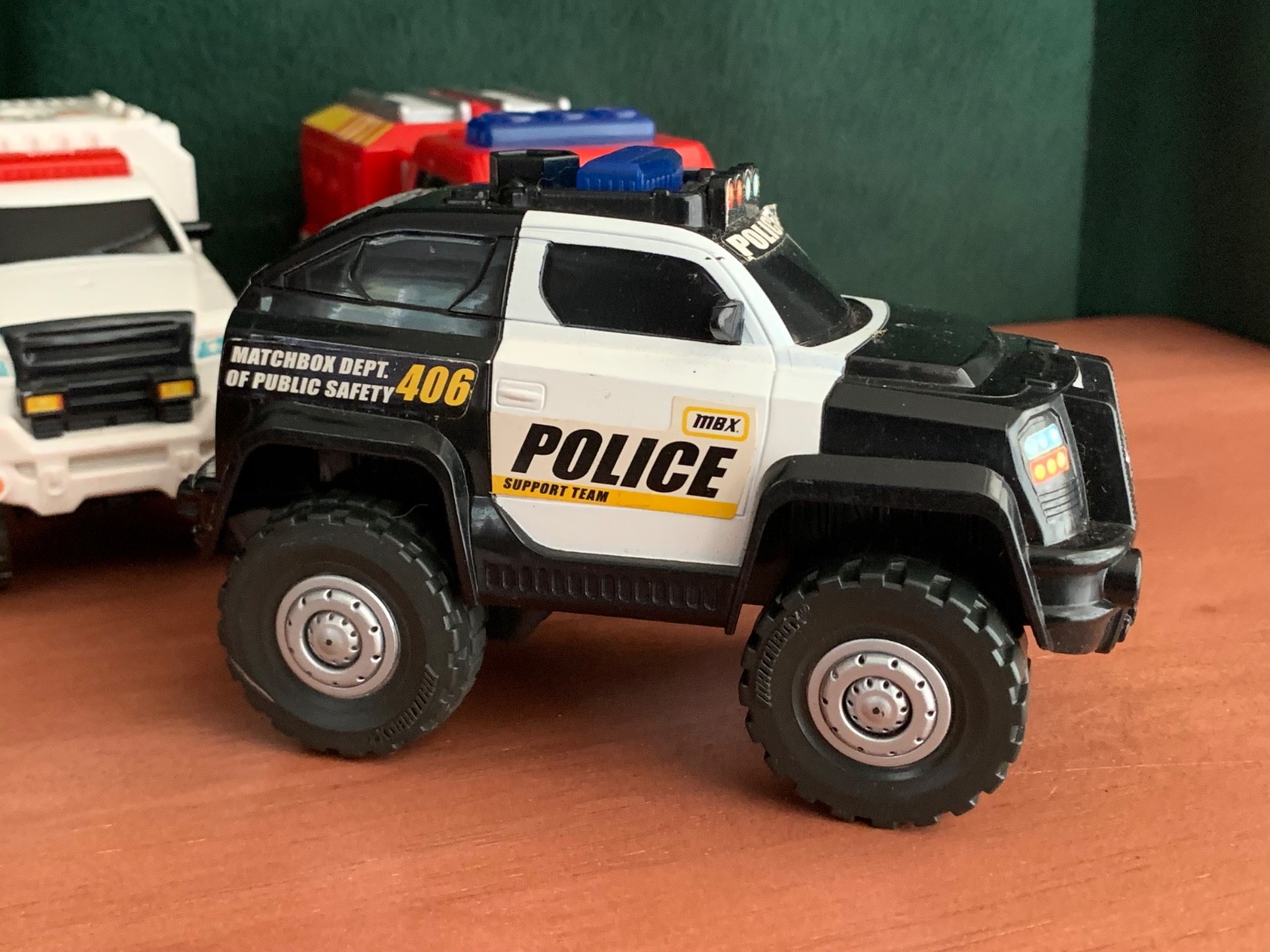 Matchbox Triple Truck Pack 2008 Police Fire Truck Ambulance with Lights & Sounds