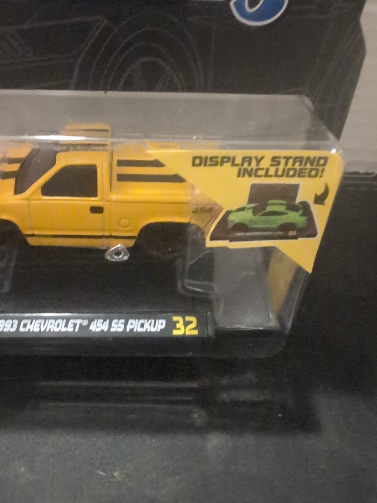 Muscle Machines 1/64 1993 Chevrolet 454 SS Truck Mijo Exclusive