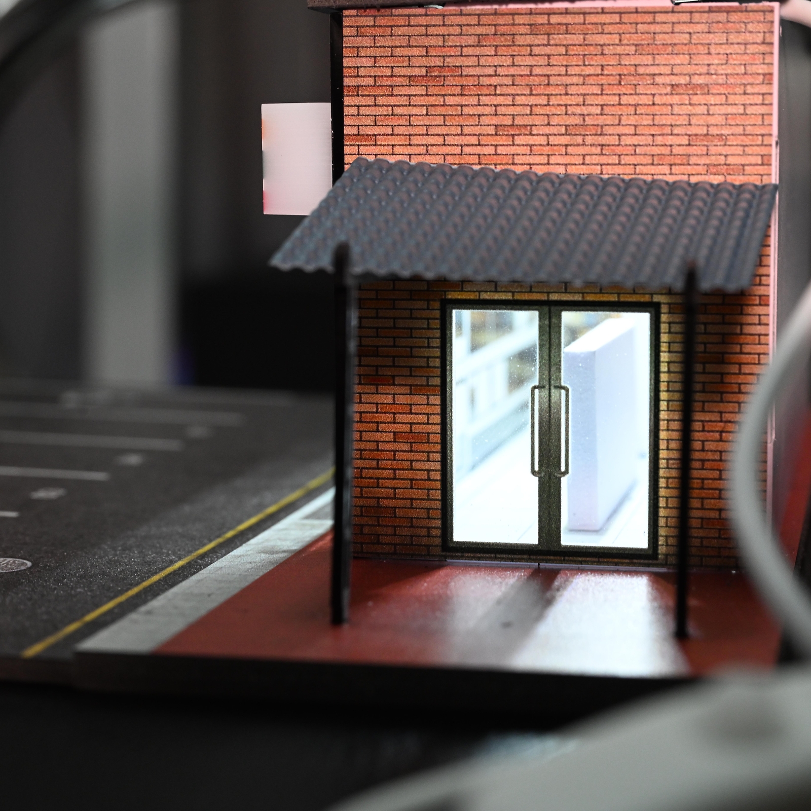 Diorama 1:64 Car Parking Lot Models LED Lighting City Repair Shop Scene Display