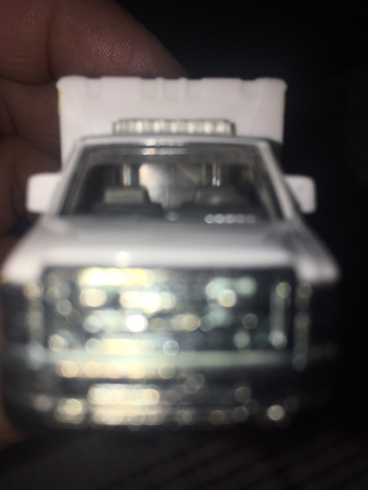 Matchbox Ford E-350 E350 Ambulance Santa Ursula SUAS 2009 MB944 car diecast 041