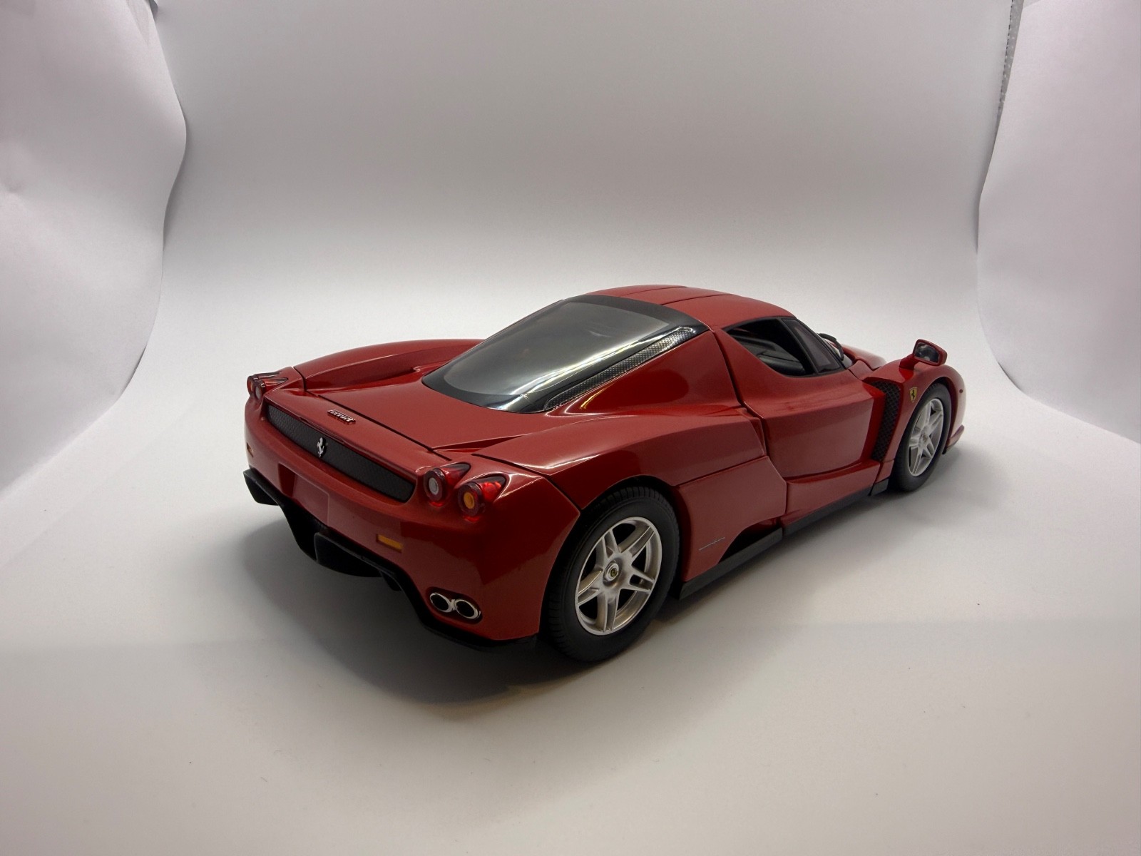 1/18 Mattel Hot Wheels Enzo Ferrari red vintage 2002 in box, Rare