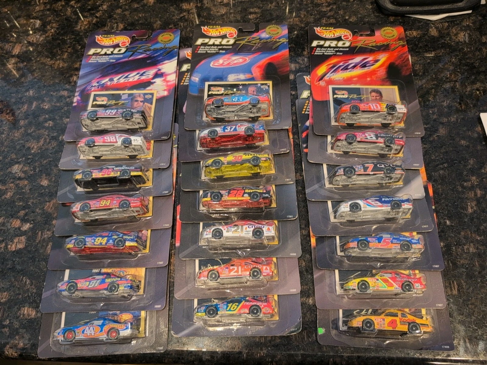Hot Wheels21Pro Racing 4,5,5,6,7,8,10,16,21,21,28, 30,37,43,44,91,94,94,96,98,99