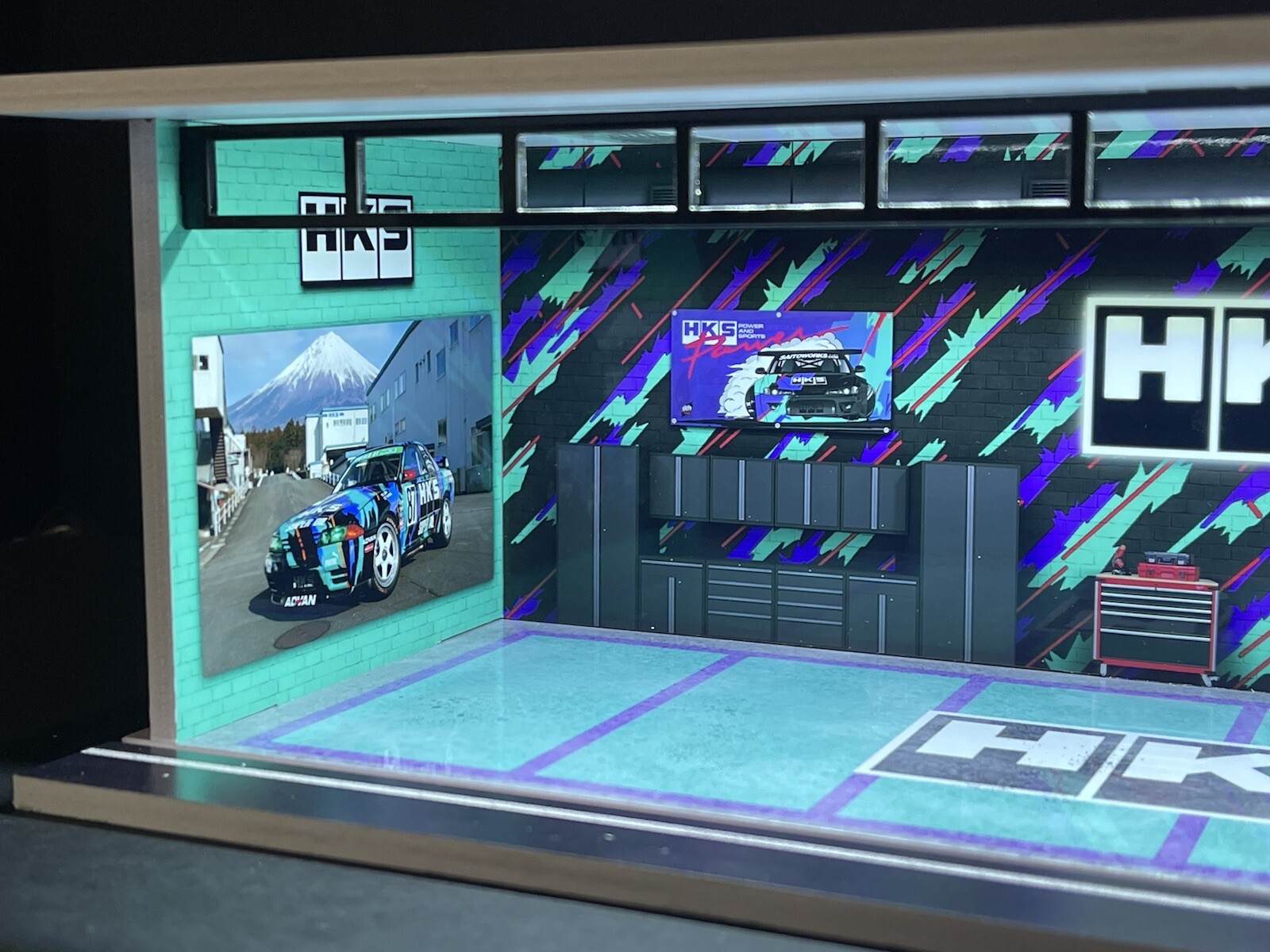 HKS Interior Garage Theme 1:64 Model Diorama with LED Lighting