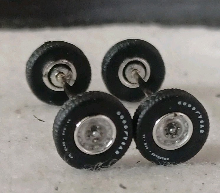 Autoworld 1:64 Scale Wheel And Tire Set With Axles
