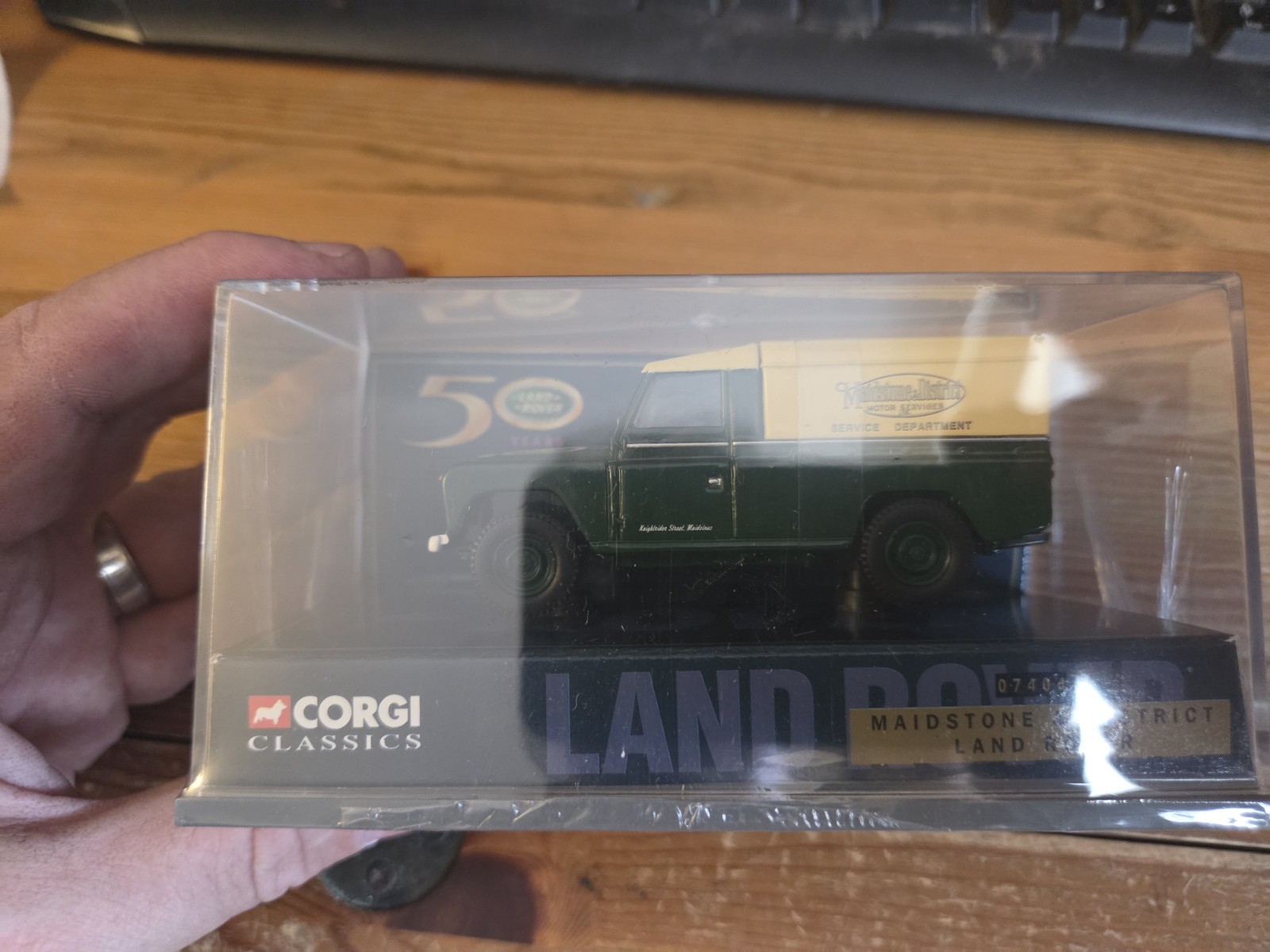 Corgi Classics 07404 Maidstone & District Land Rover 1:43 Series 2 LE Boxed