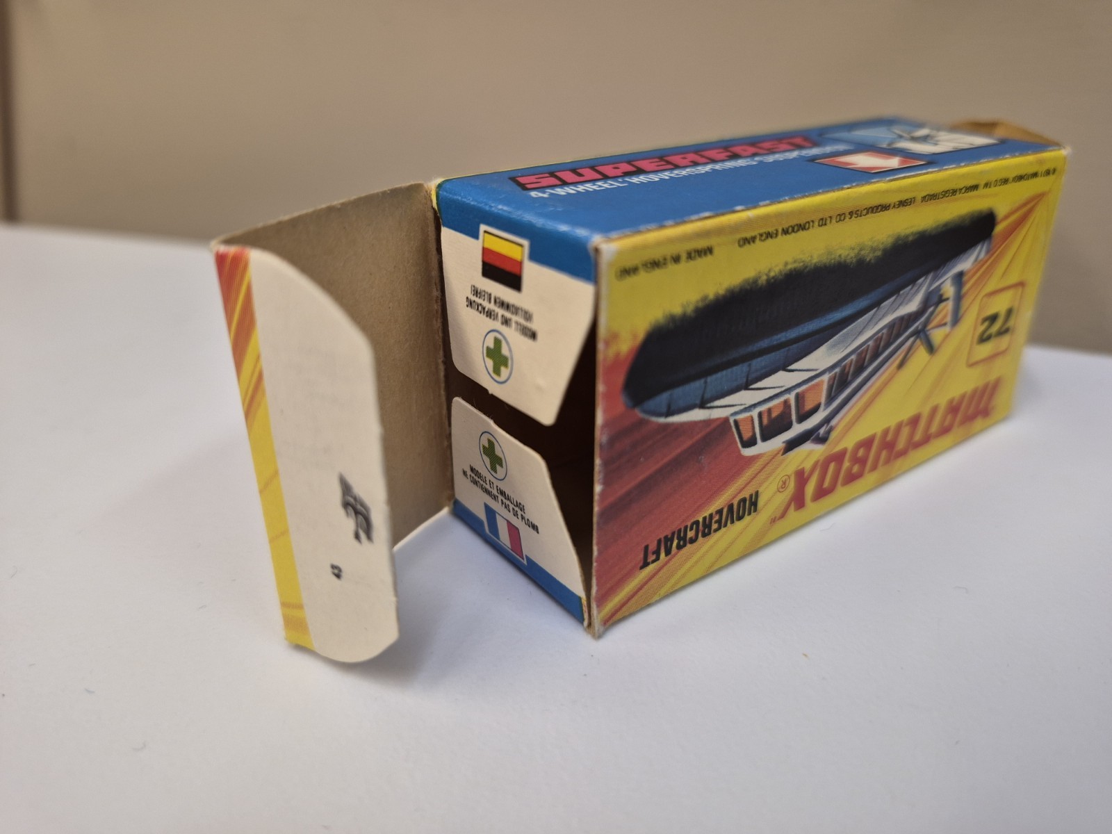 Vintage Lesney Matchbox Superfast #72 SRN6 HOVERCRAFT Diecast with Original Box.