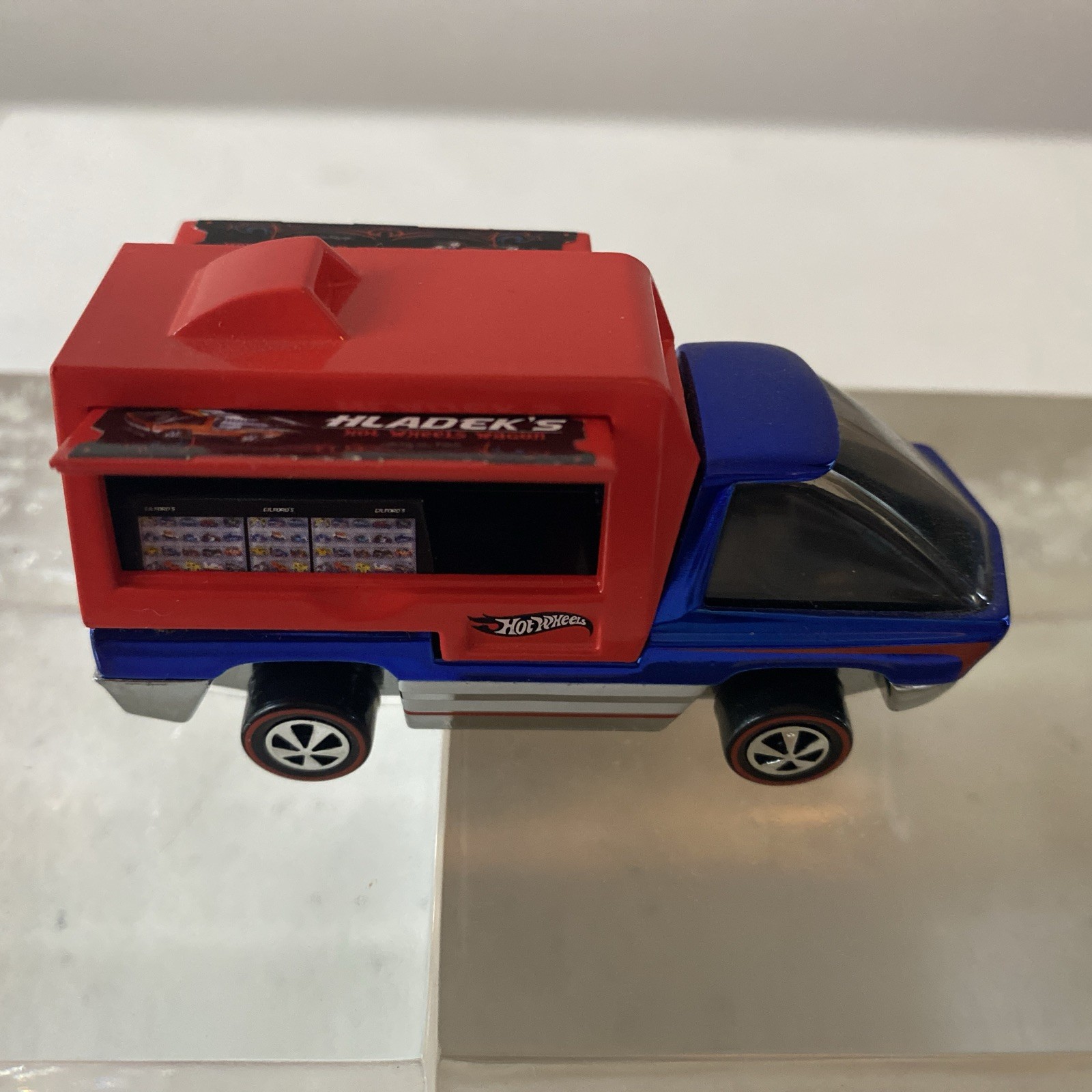 Hot Wheels Vending Truck The Heavy Dark Blue RLC REWARDS Series and 2 redlines
