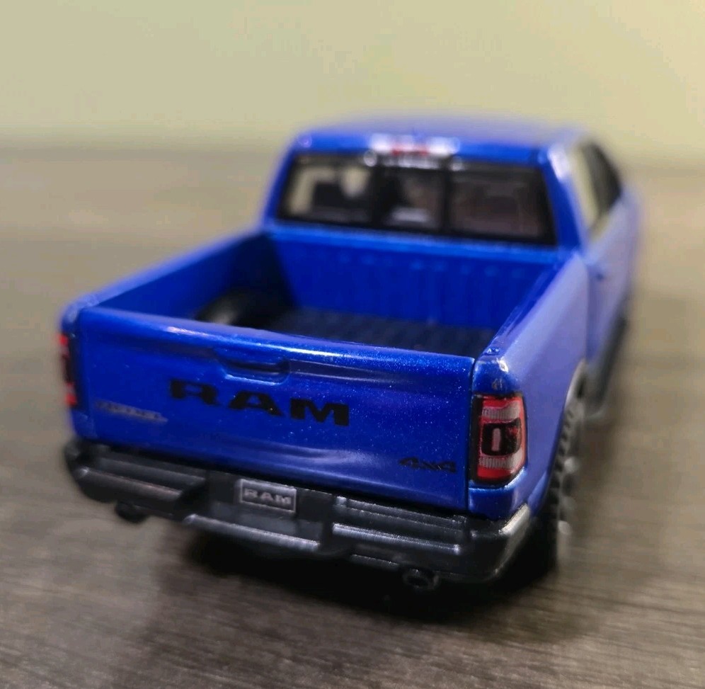 5″ Die-cast: BLUE 2019 RAM 1500 Pickup Truck 1/46 Scale Diecast Model car
