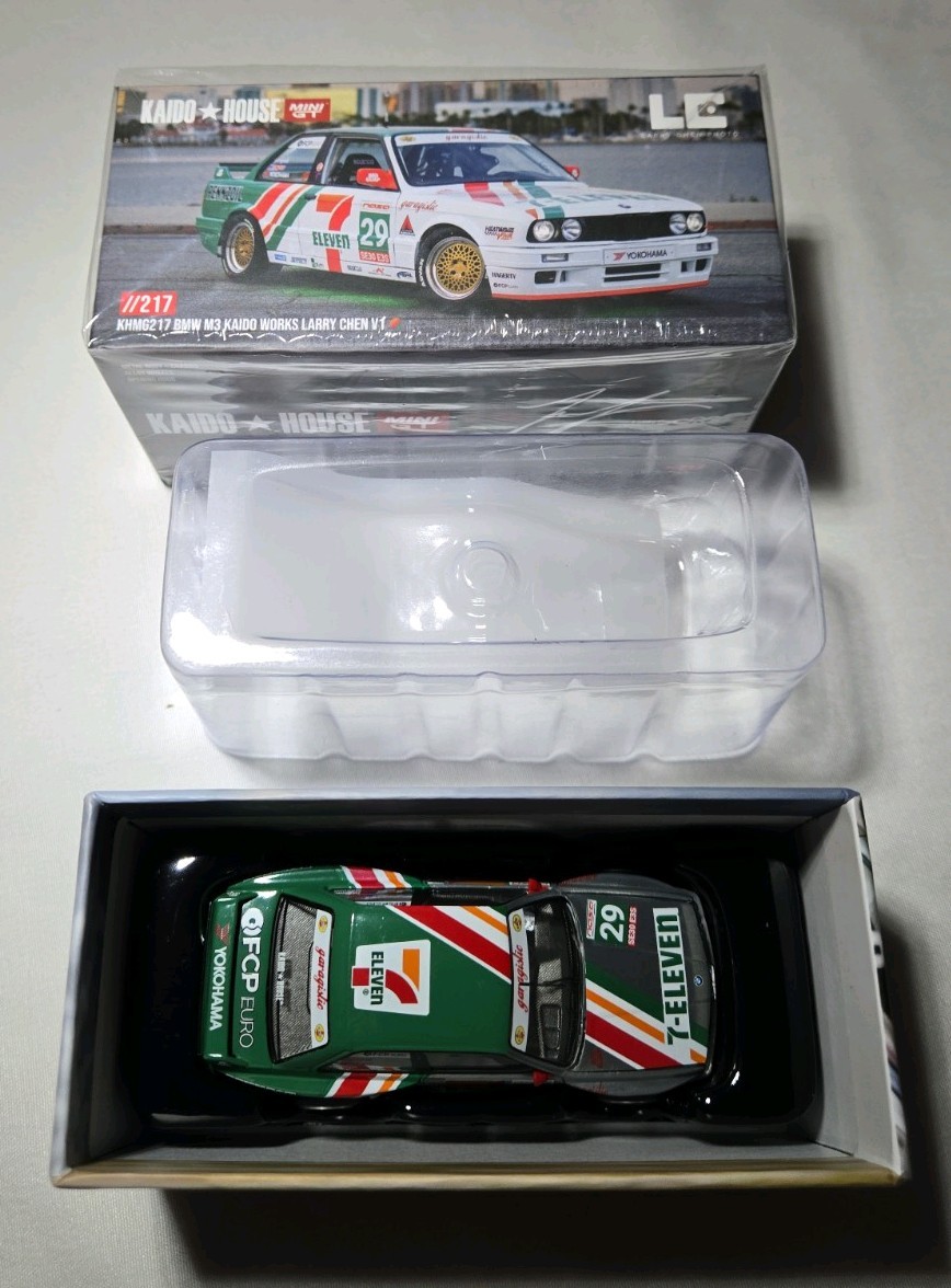 Kaido House x Mini GT 1:64 CHASE BMW M3 Larry Chen 7-Eleven