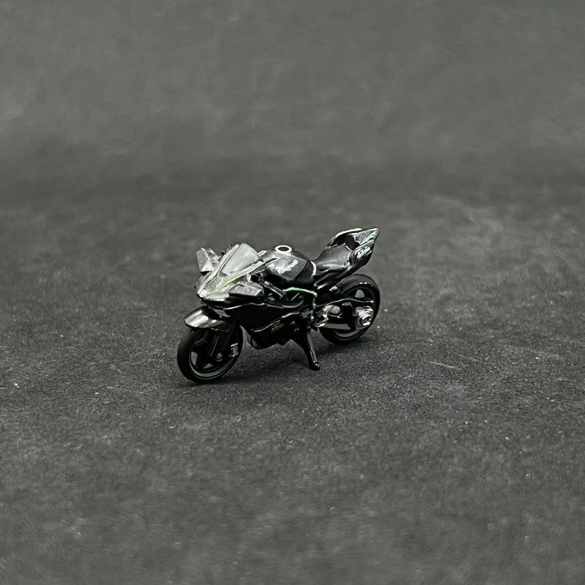 1:64 Kawasaki H2R Motorcycle Model Mini Car Figurine Set Collection of Gifts
