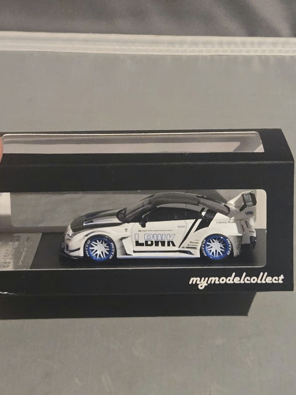 MC 1:64 Nissan GTR 35GT-RR White/Black LB-Silhouette LIMITED EDITION
