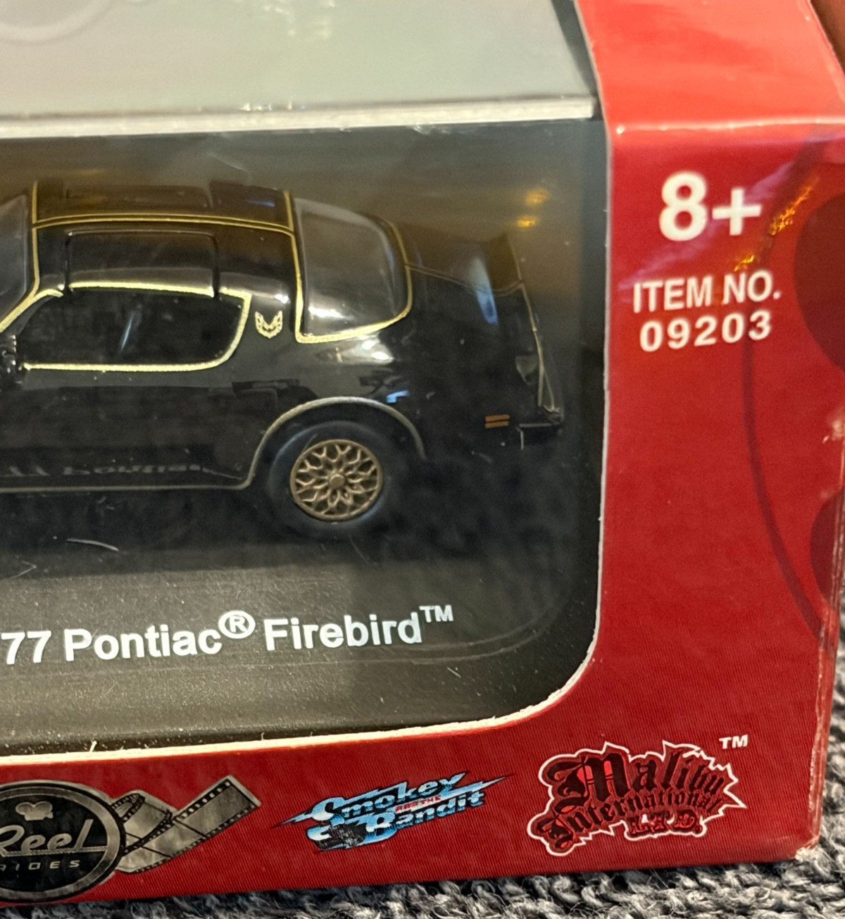 Real Rides 1977 Firebird 1:87 Diecast “Smokey and the Bandit” Malibu Intern.