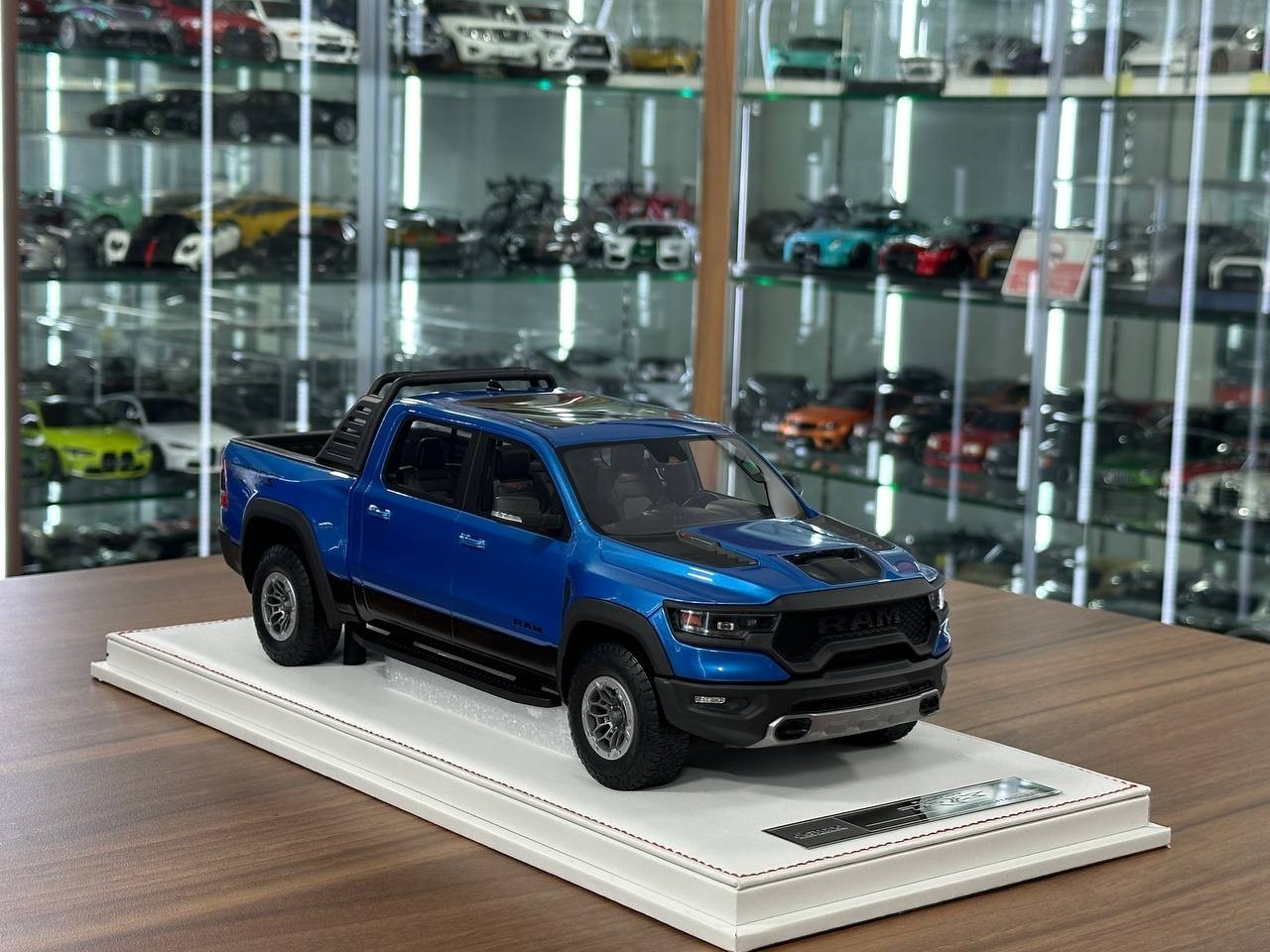 Dodge Ram TRX 1500 by Diamand – Blue – Ltd. Collector Car [1:18 Resin – 40 pcs]